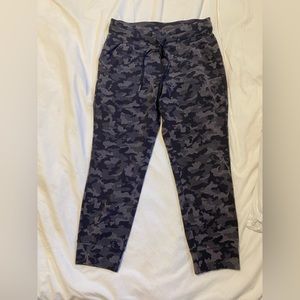Ready to rulu pants - Lululemon (black camo)